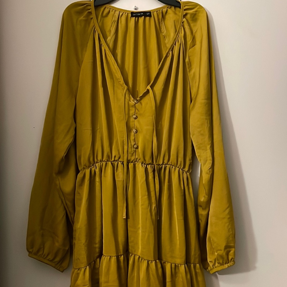 All year round kind of dress.
